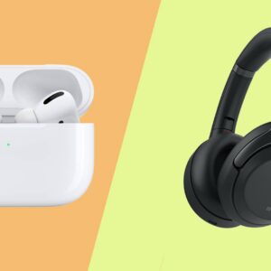 210127143254-earbuds-vs-headphones Microsoft Surface Pro